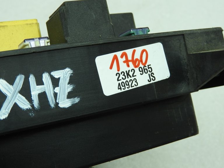 UEC priekšējā drošinātāju kārba Opel Astra H Zafira B 13206745 GR Atiestatīt atiestatīšanu