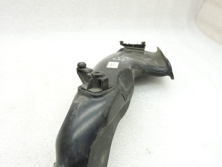 Opel Astra H Zafira B Gaisa ieplūdes kanāls Gaisa ieplūdes caurule 55562485