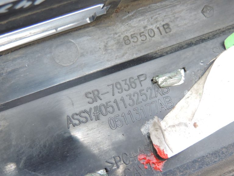 Chrysler Grand Voyager V aizmugurējo durvju rokturu līstes aizmugurējo durvju apdare