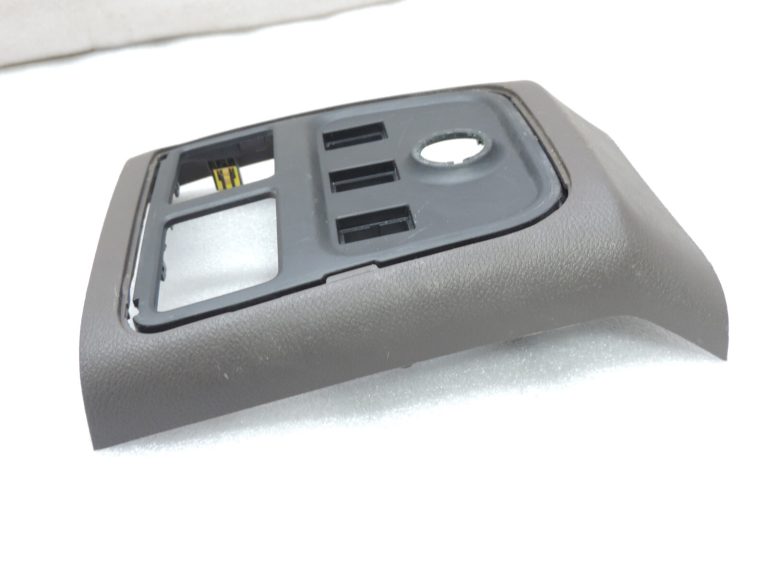 Lancia Thema LX II Chrysler 300 Dodge Centrālās konsoles aizmugurējā vāka panelis
