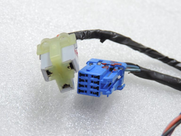 Lancia Thema II Chrysler 300 centrālās konsoles vadu instalācija L0200047AE