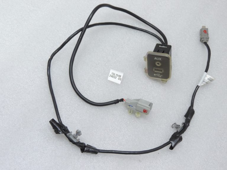 Lancia Thema II Chrysler 300 centrālās konsoles glabāšanas nodalījums USB AUX ieeja Ar kabeli