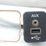 Lancia Thema II Chrysler 300 centrālās konsoles glabāšanas nodalījums USB AUX ieeja Ar kabeli