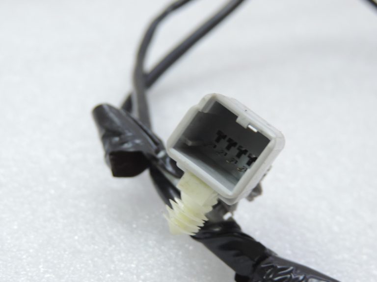 Lancia Thema II Chrysler 300 centrālās konsoles glabāšanas nodalījums USB AUX ieeja Ar kabeli