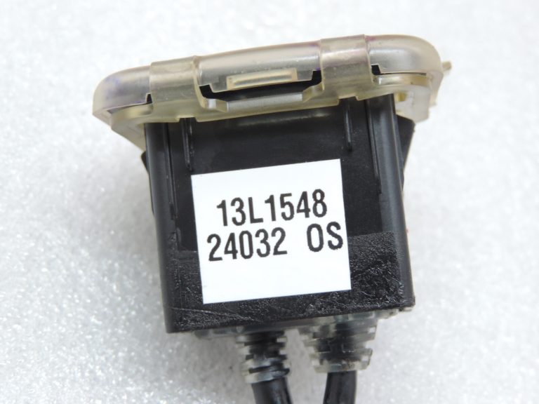 Lancia Thema II Chrysler 300 centrālās konsoles glabāšanas nodalījums USB AUX ieeja Ar kabeli