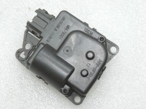 Oriģinālais Chrysler Voyager V (RT) sildītāja vāka piedziņa 68033337AA