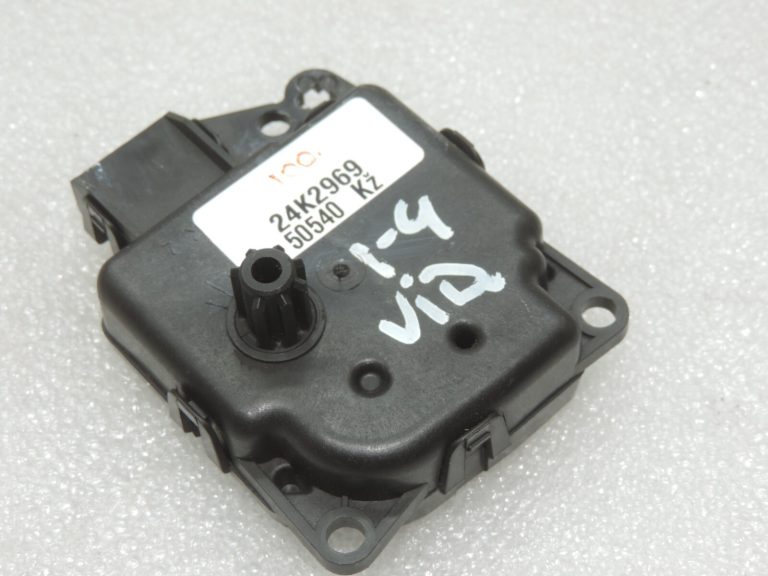 Oriģinālais Chrysler Voyager V (RT) sildītāja vāka piedziņa 68033337AA