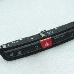 Jeep Renegade slēdža sloksnes apdares paneļa avārijas brīdinājuma slēdzis 735604024