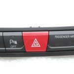 Jeep Renegade slēdža sloksnes apdares paneļa avārijas brīdinājuma slēdzis 735604024