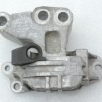 Oriģinālais Jeep Renegade BU 2.0 MJet motora stiprinājums 520303240 52070967