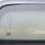 Jeep Renegade Aizmugures labās puses C-stilba ceturtdaļas stikls 51953868 AR DEFEKTU