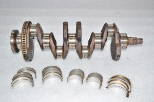Opel X14XE Z14XE kloķvārpsta ar gultni 93190144 24467155 9242091 24454280