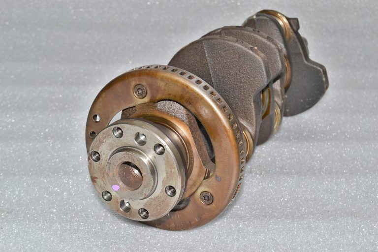 Opel X14XE Z14XE kloķvārpsta ar gultni 93190144 24467155 9242091 24454280