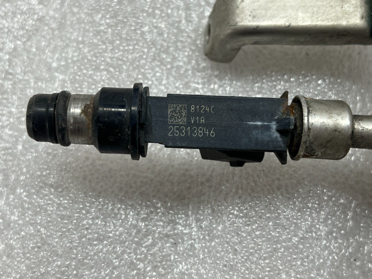 Opel Meriva Vectra Iesmidzināšanas sliede Iesmidzināšanas sprausla 25313846