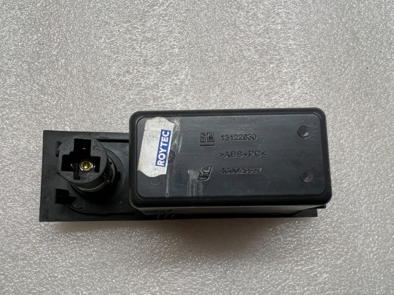 Opel Meriva glabāšanas nodalījums glabāšanas ligzda aizmugurē 13122630