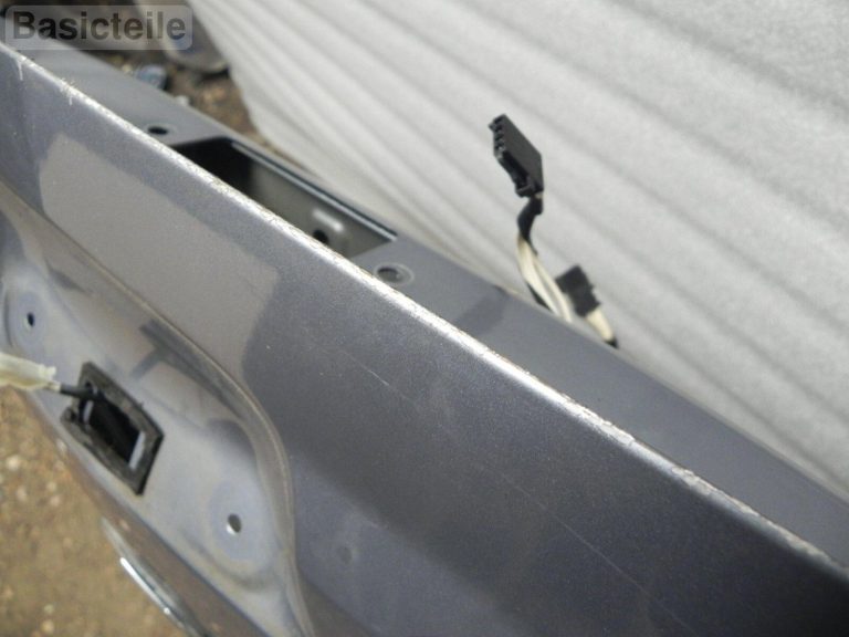 Opel Corsa D 5-tūres hečbeks aizmugurējā bagāžnieka vāks gaiši sudraba krāsā 163 Bagāžnieks
