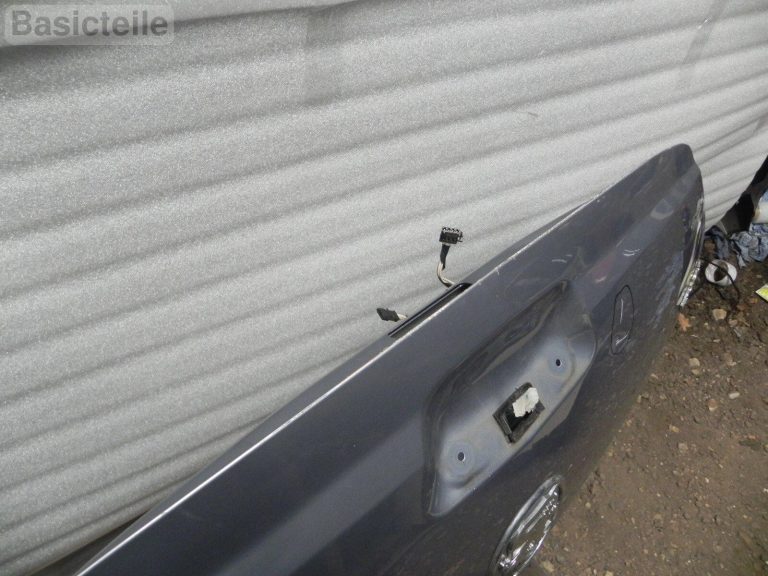 Opel Corsa D 5-tūres hečbeks aizmugurējā bagāžnieka vāks gaiši sudraba krāsā 163 Bagāžnieks