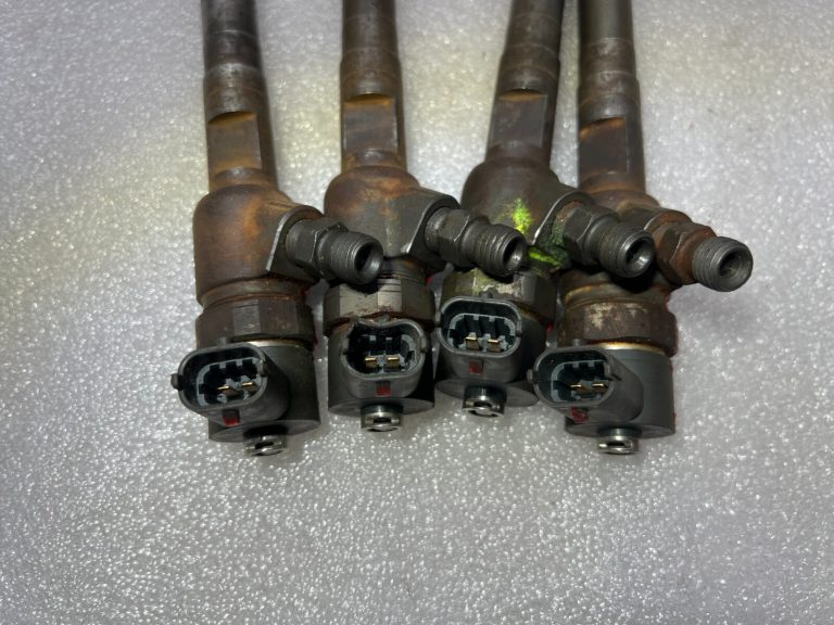 4 x degvielas iesmidzinātāju komplekts Opel Corsa D Astra J Meriva B AVEO 1.3TDI 93184178