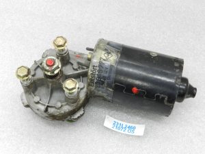 Opel Calibra Senator B Priekšējā vējstikla tīrītāja motors Tīrītāja motors SWF 90346777