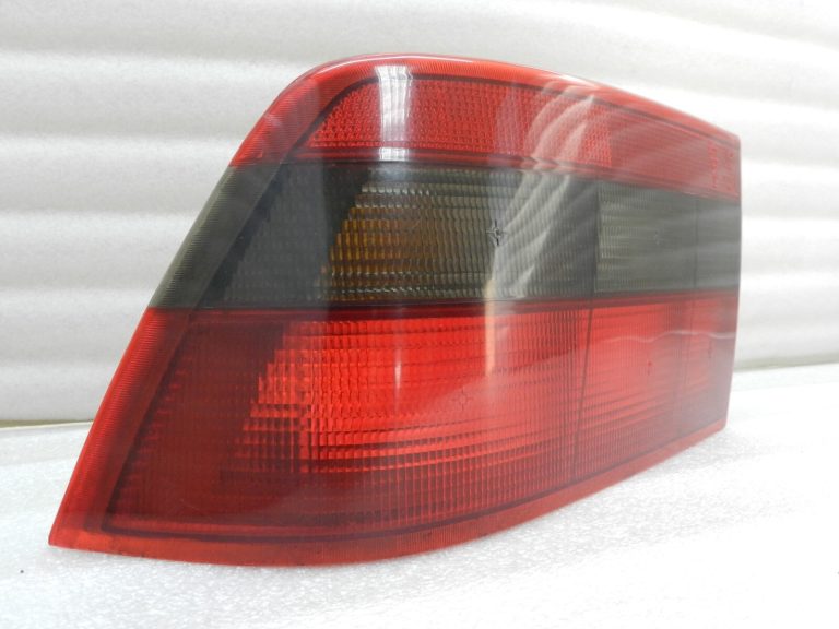 Opel Calibra A Facelift aizmugurējais lukturis kreisais oriģinālais Yorka 90392616