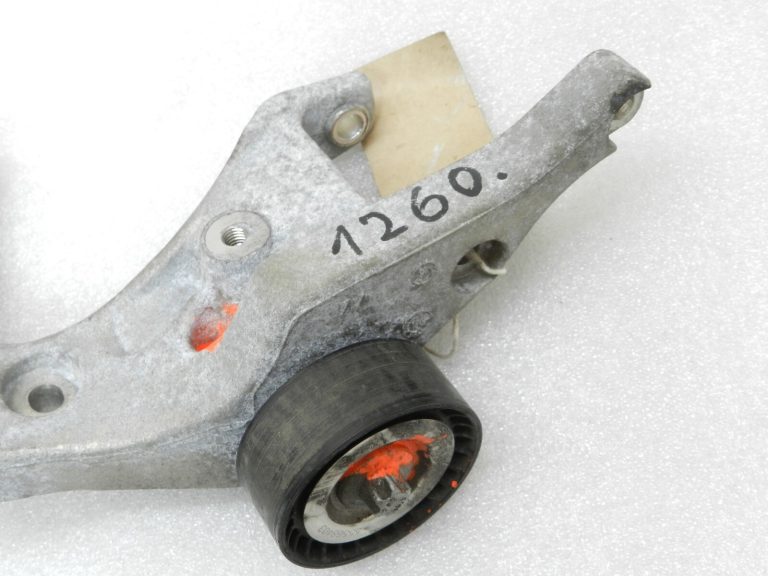 Opel Corsa D 1.7 CDTi A17DTS Oriģinālais ģeneratora kronšteins 98090590, 1204163
