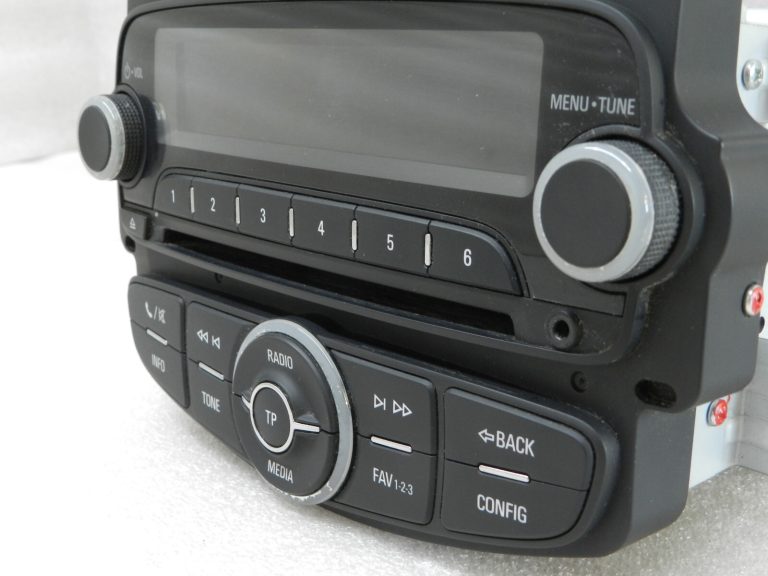 Opel Corsa E Adam auto radio vadības bloks Bluetooth USB AUX CD atskaņotājs 39012675
