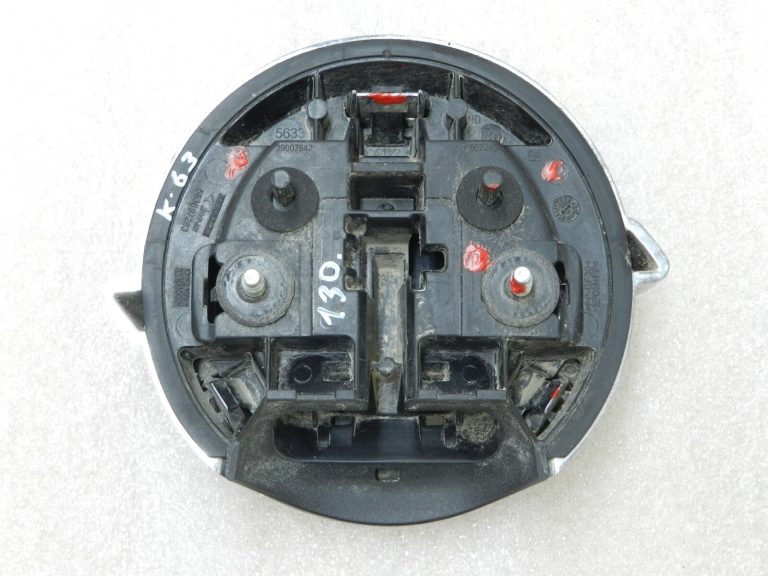 Opel Corsa E aizmugurējās durvis aizmugurējās durvis rokturis rokturis rokturis vāks emblēma 39007843