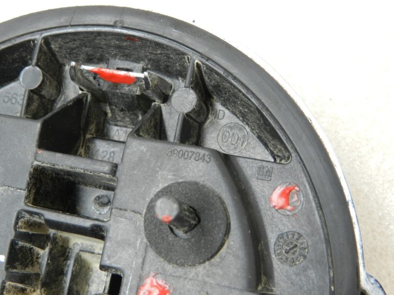Opel Corsa E aizmugurējās durvis aizmugurējās durvis rokturis rokturis rokturis vāks emblēma 39007843