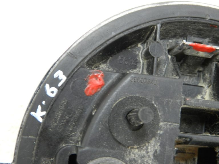 Opel Corsa E aizmugurējās durvis aizmugurējās durvis rokturis rokturis rokturis vāks emblēma 39007843