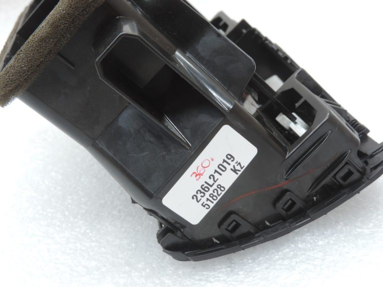Oriģinālais Opel Meriva B instrumentu paneļa ventilācijas centrs 13299015, 1814017