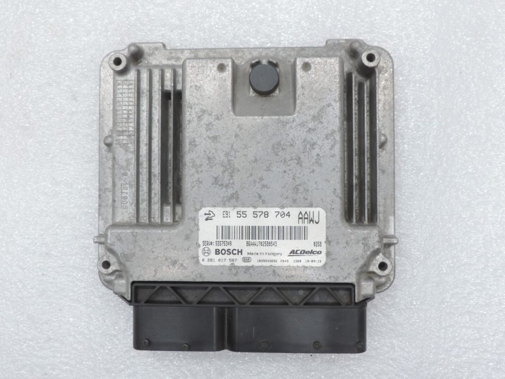 Original Opel Meriva B Astra J 1.3 CDTi engine control unit ECU 55578704, 55575349