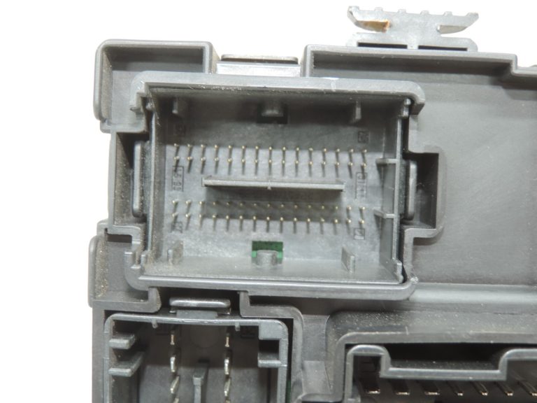 Oriģinālais Opel Meriva B komforta vadības bloks BCM 13349932