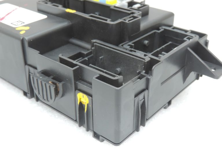 Oriģinālais Opel Meriva B komforta vadības bloks BCM 13349932