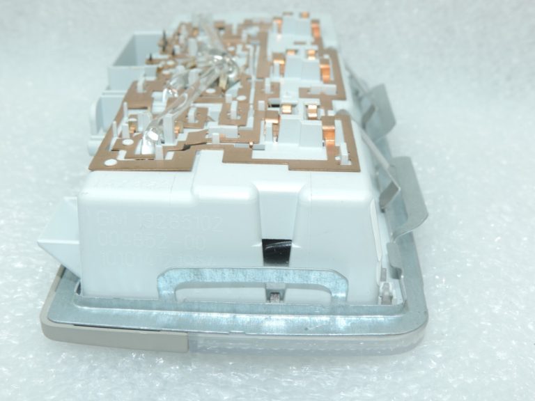 Oriģinālais Opel Meriva B salona apgaismojums priekšējais 13285102, 13500379, 13360605