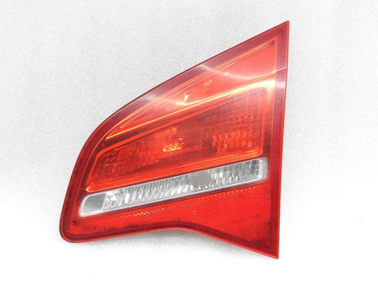 Aizmugurējais lukturis, labajā pusē OPEL MERIVA B 13260841 13435486 13307492