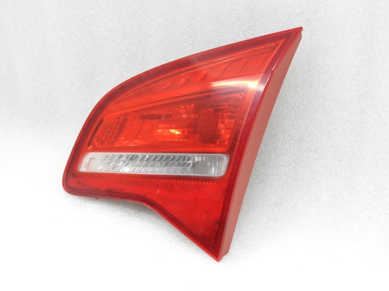 Aizmugurējais lukturis, labajā pusē OPEL MERIVA B 13260841 13435486 13307492