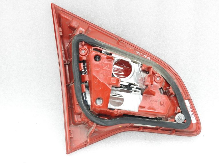 Aizmugurējais lukturis, labajā pusē OPEL MERIVA B 13260841 13435486 13307492