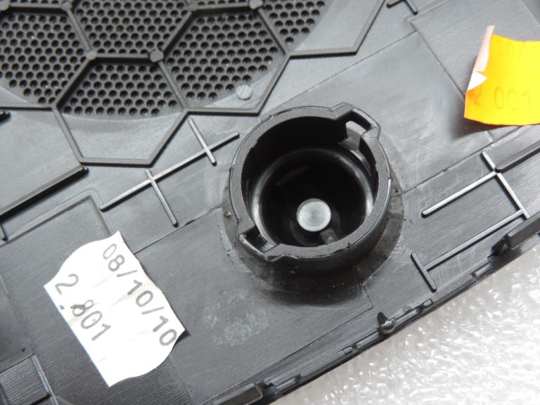 Oriģinālais Opel Meriva B instrumentu paneļa vāka režģis (bez sensora) 13258321