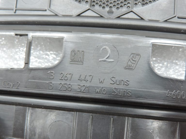 Oriģinālais Opel Meriva B instrumentu paneļa vāka režģis (bez sensora) 13258321