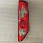 Renault Kangoo II aizmugurējais bremžu lukturis pa labi 8200419945 Aizmugurējais lukturis pa labi