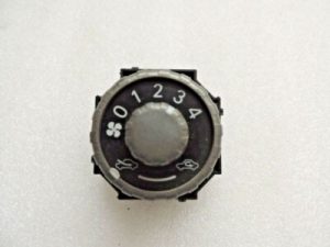 Toyota Yaris II P9 05-11 Heater switch Heater SWITCH KNOB 559020D010