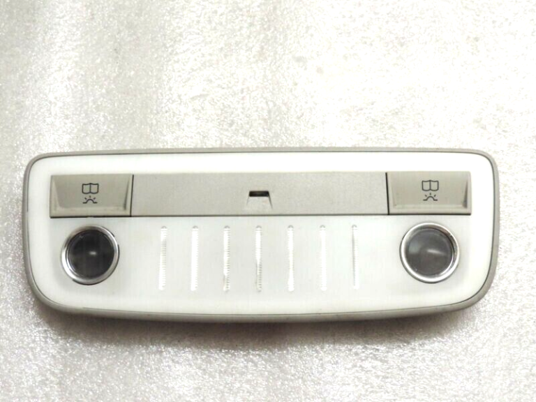Mercedes W212 S212 C218 aizmugurējais interjera aizmugurējais apgaismojums Interjera apgaismojums A2128205001
