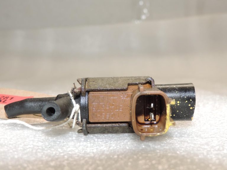 Mazda 6 GG GY MPV Nissan X Trail T30 Vakuuma vārsts K5T46573 K5T46591 Solenoīds