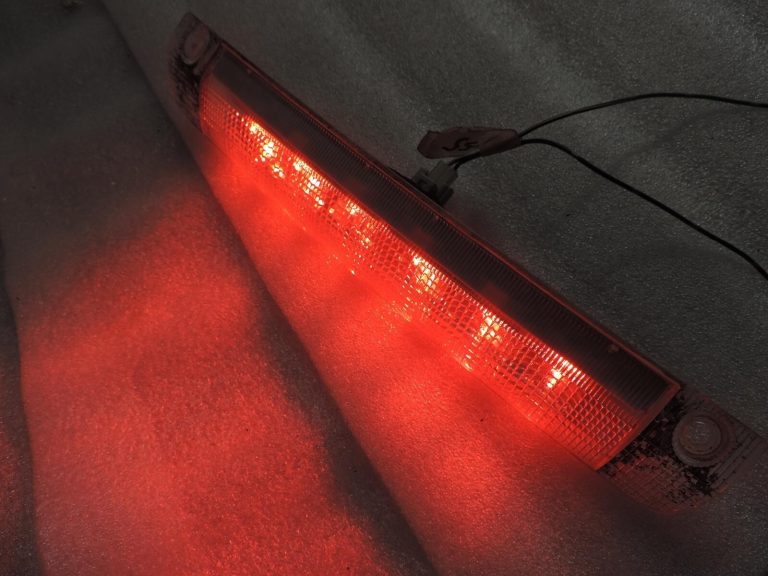 Toyota Rav4 III 05-12 Trešais stop lukturis aizmugurējais lukturis papildu centrālais stop lukturis