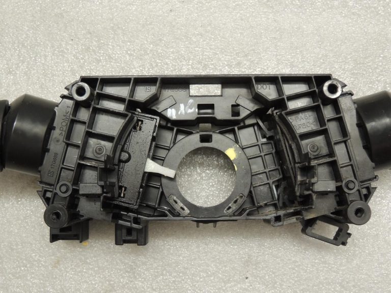 Mitsubishi Outlander III stūres kolonnas slēdzis Combi slēdzis 8617A013 SWITCH