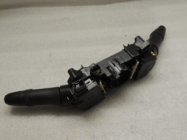 Mitsubishi Outlander III stūres kolonnas slēdzis Combi slēdzis 8617A013 SWITCH