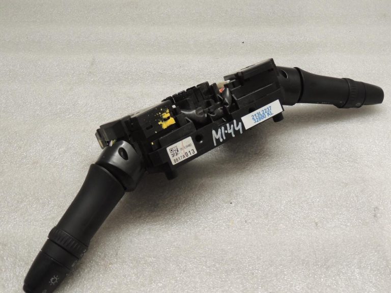Mitsubishi Outlander III stūres kolonnas slēdzis Combi slēdzis 8617A013 SWITCH