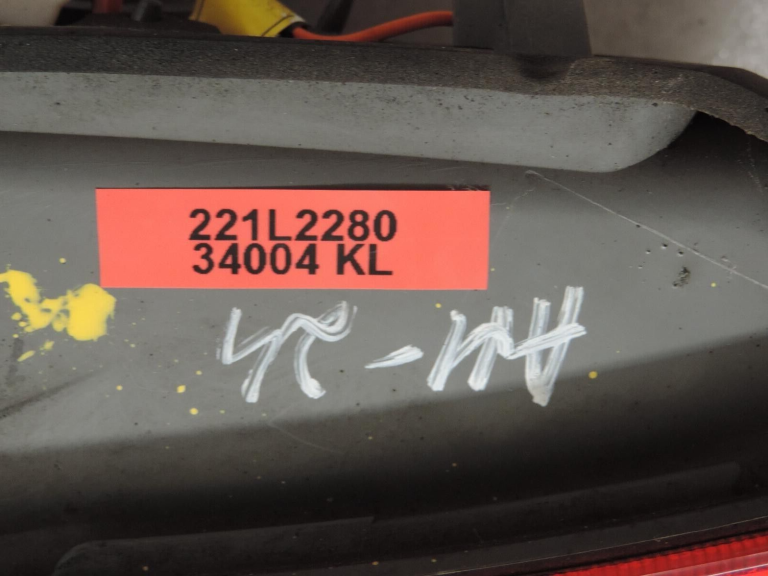 Hyundai i30 aizmugurējais lukturis Aizmugurējais lukturis Bremžu gaisma labajā pusē interjers