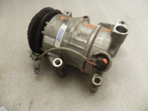 Toyota Yaris III P13 1.3i 1.5i Air conditioning compressor Air conditioning compressor 883100D400