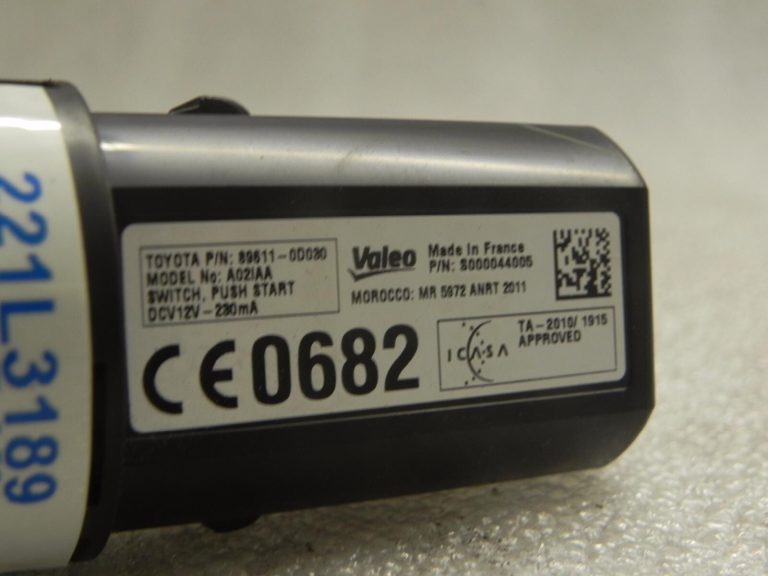 Toyota Yaris III P13 2011-2020 START STOP SITCH 89611-0D030